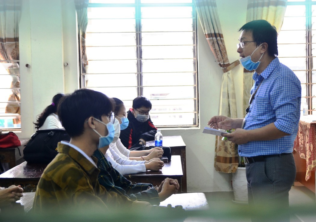 350 học sinh khối 12 ở Đà Nẵng vắng học trong ngày đầu tiên đi học lại